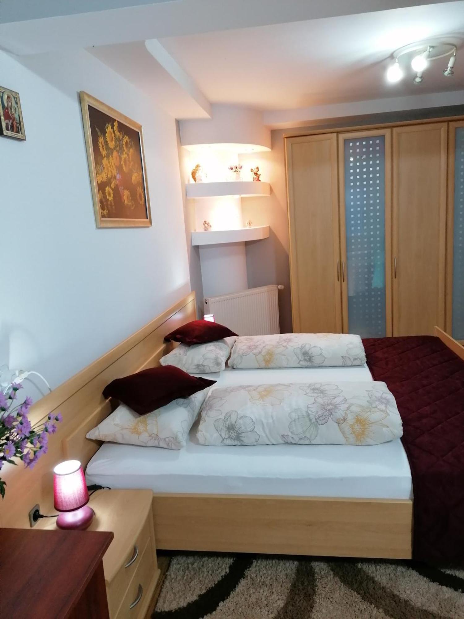 Pensiunea Ca La Mama Acasa Resita Ruang foto